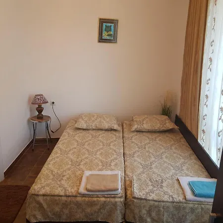 Elada Appartement *
